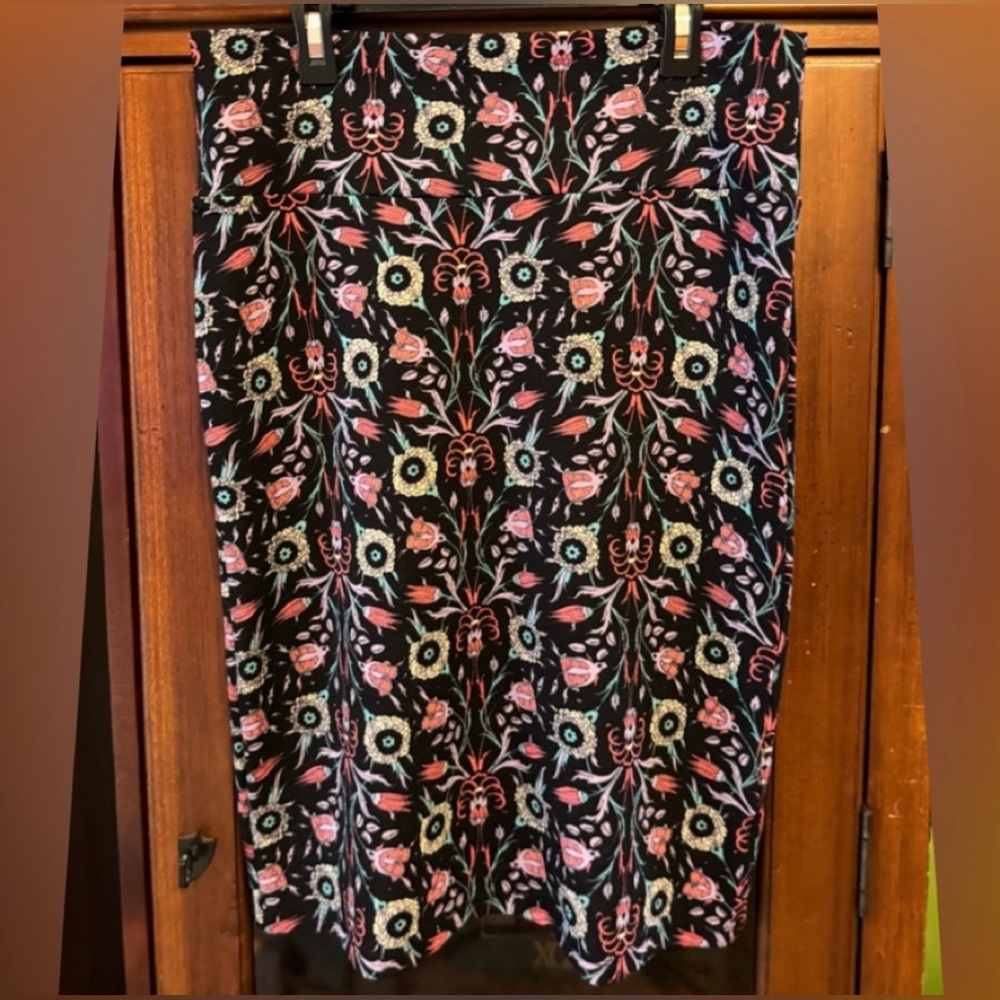 Lularoe Cassie Skirt size Medium